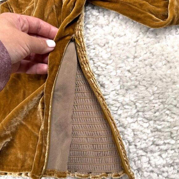 Refornation Mallory Crushed Velvet Top Gold Reyes - Picture 9 of 11